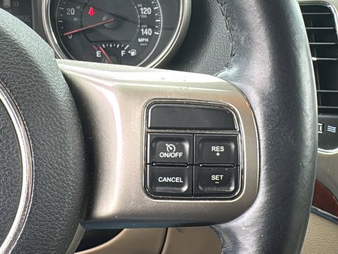 Used 2013 Jeep Grand Cherokee Limited w/ Luxury Group II image 23