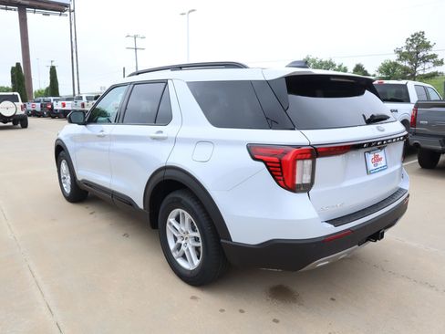 New 2026 Ford Explorer Active w/ Active Comfort Package RWD image 24
