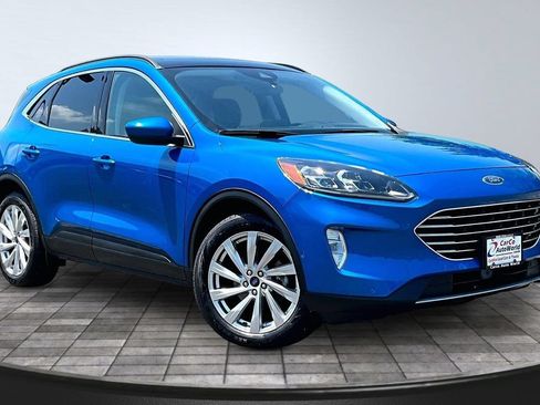 Used 2021 Ford Escape Titanium w/ Titanium Elite Package AWD/4WD image 3