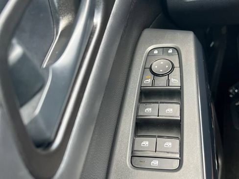 Used 2024 Nissan Pathfinder SV FWD image 25