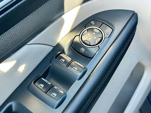 Used 2019 Ford Explorer XLT w/ Equipment Group 202A image 18