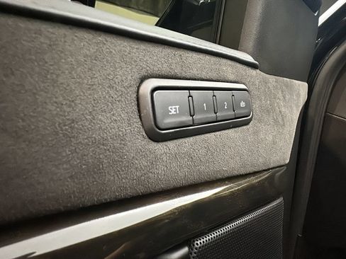 Used 2020 Cadillac Escalade Platinum AWD/4WD image 13