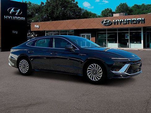 New 2025 Hyundai Sonata Limited FWD image 11