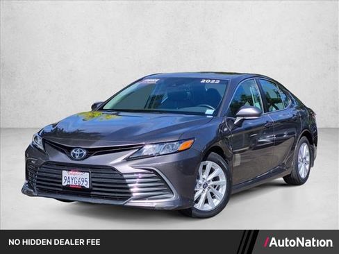Used 2022 Toyota Camry LE w/ Convenience Package FWD image 1