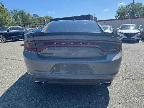 Used 2017 Dodge Charger R/T w/ Plus Group RWD image 4