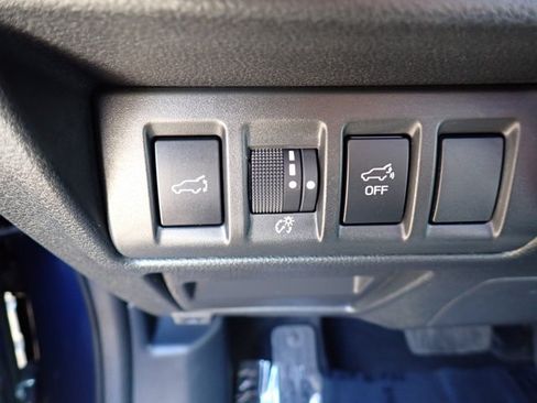 Used 2025 Subaru Outback Premium AWD/4WD image 17