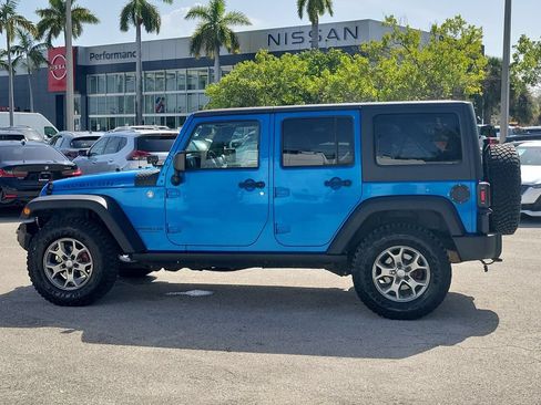 Used 2015 Jeep Wrangler Unlimited Rubicon w/ Connectivity Group AWD/4WD image 11