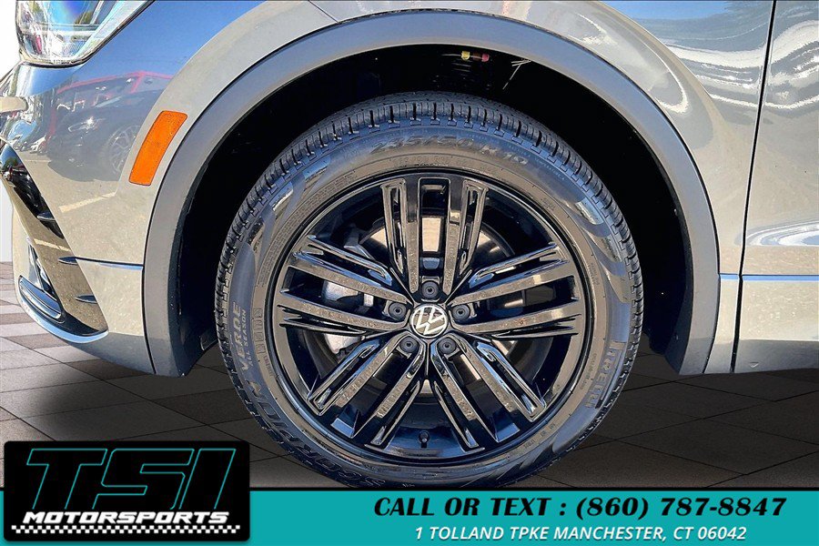 Used 2022 Volkswagen Tiguan SE R-Line AWD/4WD image 9