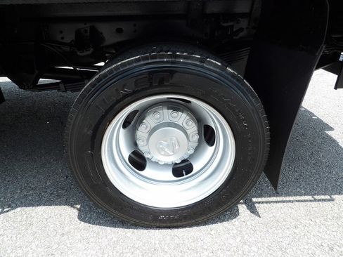 Used 2024 RAM 5500 Tradesman w/ Chrome Appearance Group AWD/4WD image 57