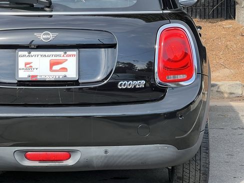 Used 2021 MINI Cooper 4-Door Hardtop image 15