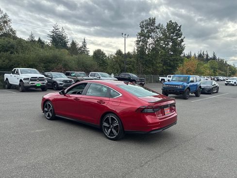 Used 2024 Honda Accord Sport image 4