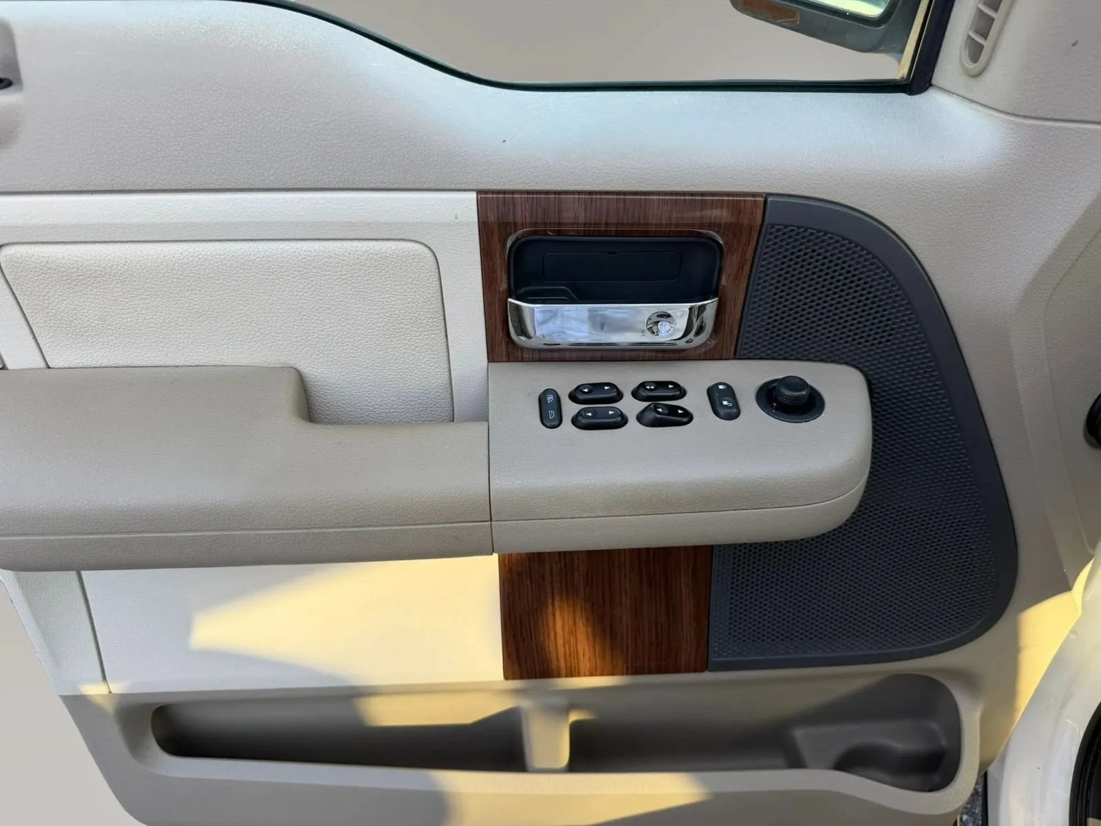 Used 2004 Ford F150 FX4 AWD/4WD image 9