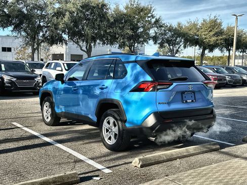 Used 2019 Toyota RAV4 XLE image 4