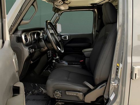 Used 2021 Jeep Wrangler Unlimited Sahara image 11