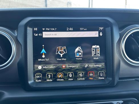 Used 2018 Jeep Wrangler Unlimited Sahara image 23