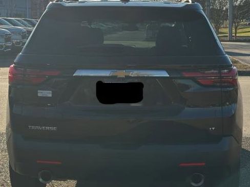 Used 2022 Chevrolet Traverse LT FWD image 7