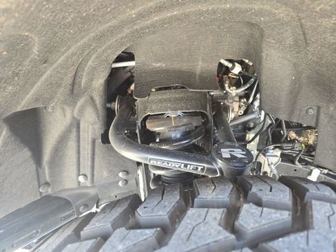 Used 2025 Ford Bronco Outer Banks AWD/4WD image 8