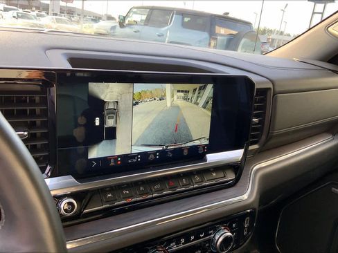 Used 2024 GMC Sierra 1500 SLT image 28