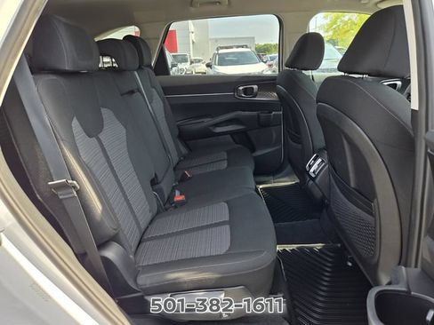 Used 2023 Kia Sorento LX FWD image 16