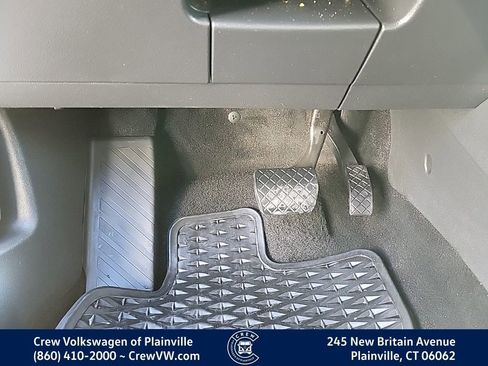 Certified 2022 Volkswagen Taos SE image 39