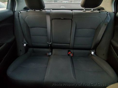 Used 2019 Chevrolet Cruze LT image 29