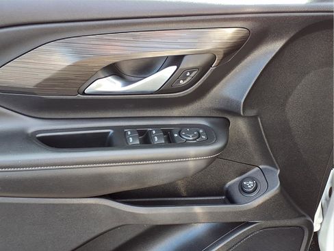 Used 2022 GMC Terrain SLE w/ Driver Convenience Package image 11