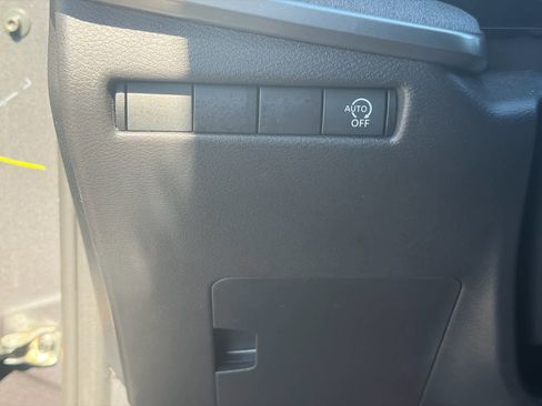 Certified 2025 Nissan Kicks SV image 17