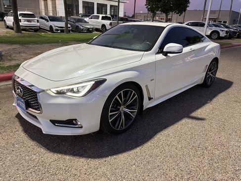 Used 2017 INFINITI Q60 w/ Premium Package image 3