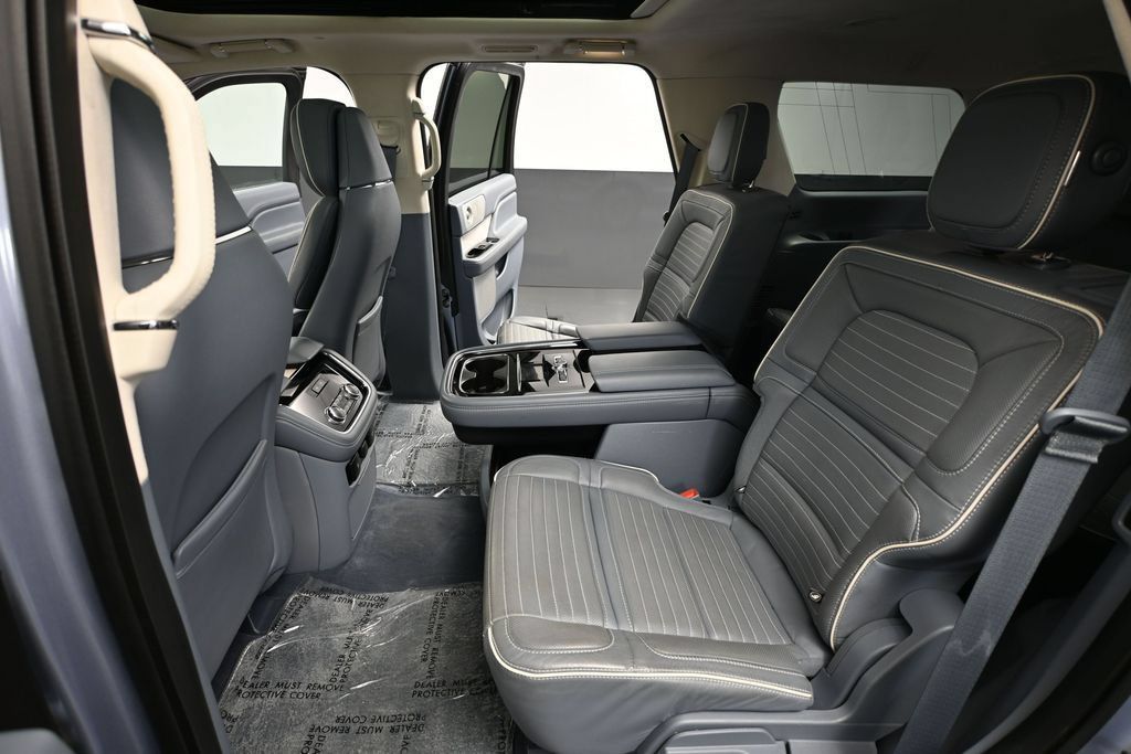 Used 2019 Lincoln Navigator Black Label AWD/4WD image 31