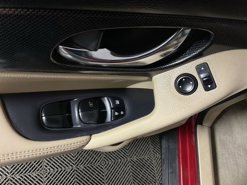 Used 2015 Nissan Rogue SL w/ SL Premium Package image 16