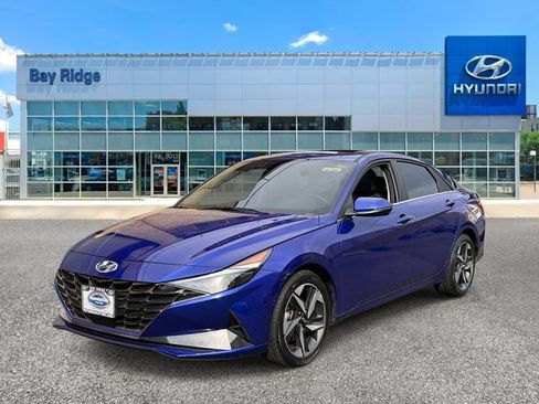 Used 2023 Hyundai Elantra Limited w/ Cargo Package FWD image 10