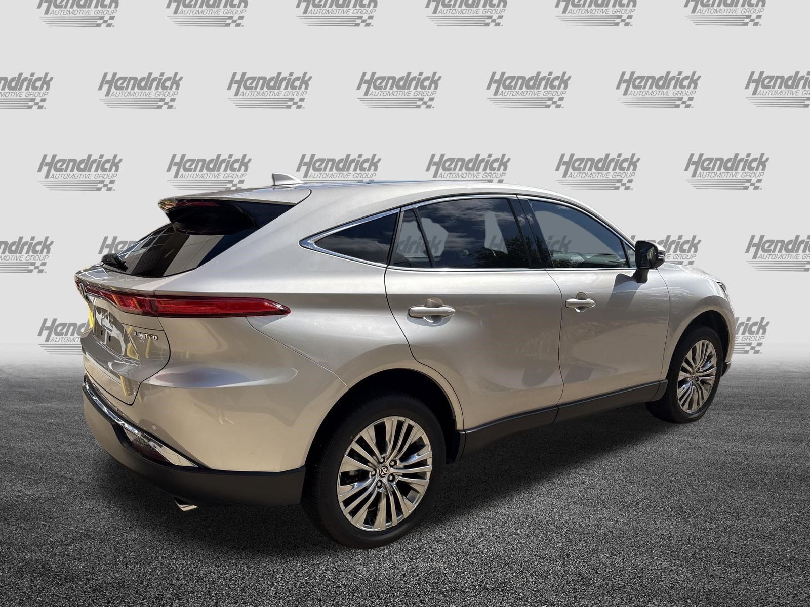 Used 2024 Toyota Venza Limited AWD/4WD image 10