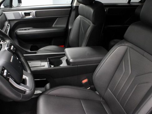Used 2025 Hyundai Santa Fe SEL FWD image 25