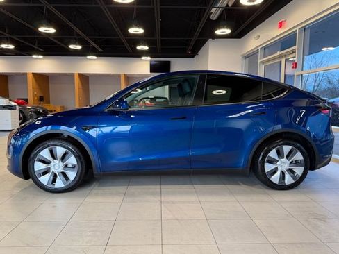 Used 2023 Tesla Model Y Long Range image 7