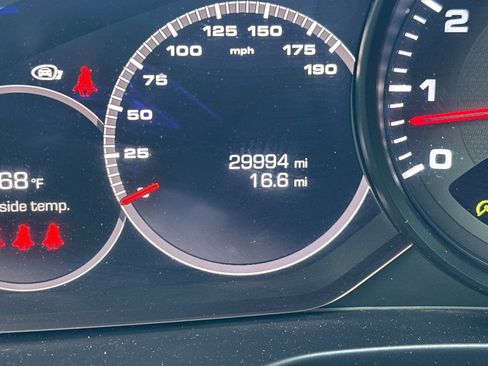 Certified 2021 Porsche Panamera image 26