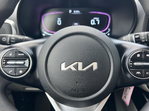 Used 2023 Kia Soul LX image 22