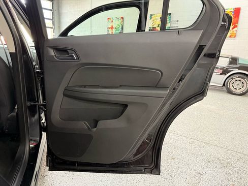 Used 2017 Chevrolet Equinox LT w/ Convenience Package FWD image 18