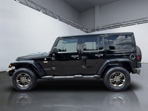Used 2017 Jeep Wrangler Unlimited Sahara AWD/4WD image 2
