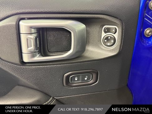 Used 2018 Jeep Wrangler Unlimited Sahara AWD/4WD image 20