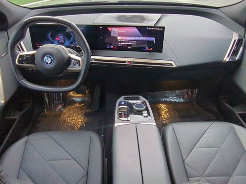 Used 2023 BMW iX xDrive50 w/ Sport Package image 22