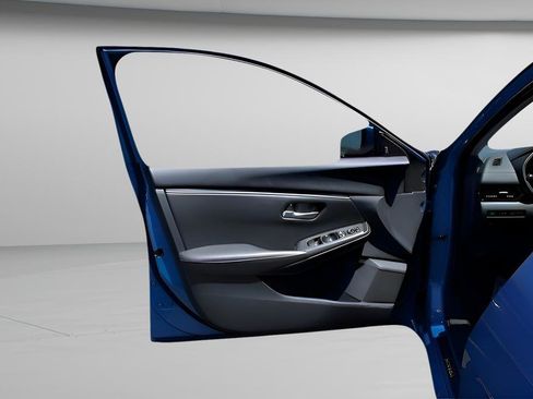 Used 2025 Nissan Sentra SV image 11