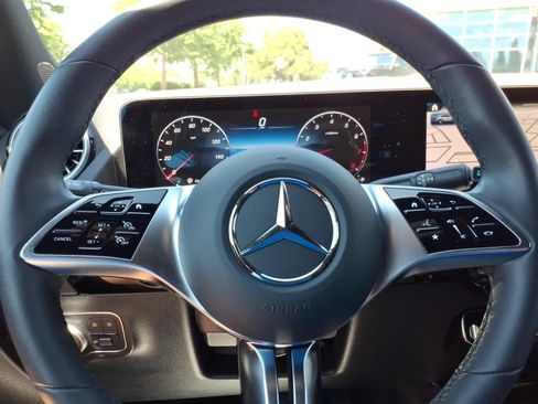 Certified 2025 Mercedes-Benz GLA 250 4MATIC image 27