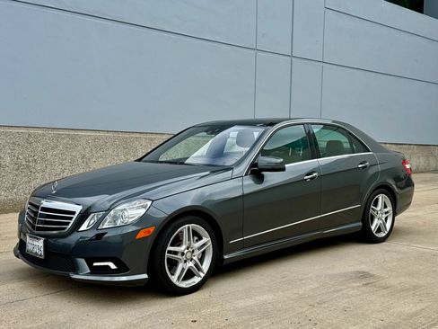 Used 2011 Mercedes-Benz E 550 Sedan image 11