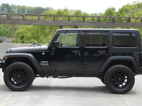 Used 2016 Jeep Wrangler Unlimited Sport w/ Quick Order Package 24S AWD/4WD image 10