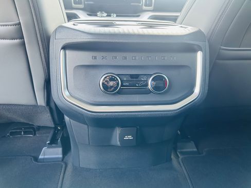 New 2025 Ford Expedition Active RWD image 16