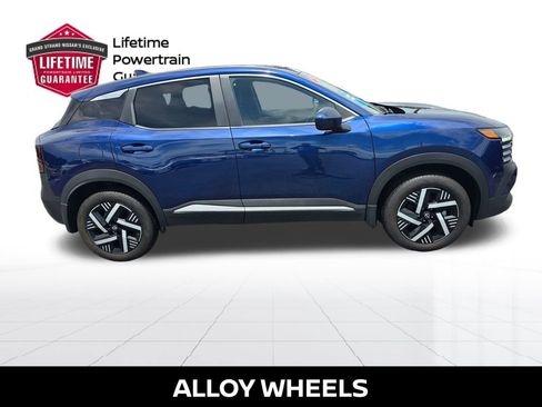 Certified 2025 Nissan Kicks SV FWD image 7