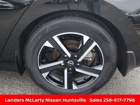 Used 2025 Nissan Sentra SV w/ Trunk Package image 12