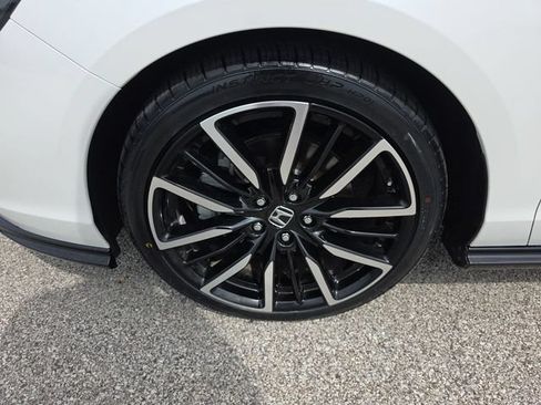Used 2024 Honda Accord Touring image 17