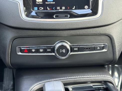 Used 2024 Volvo XC90 B5 Core w/ Protection Package Premier image 6