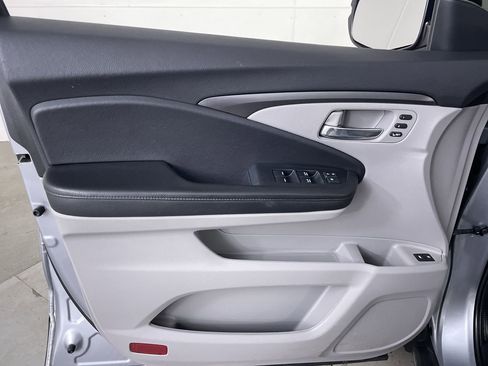 Used 2022 Honda Pilot Special Edition image 2